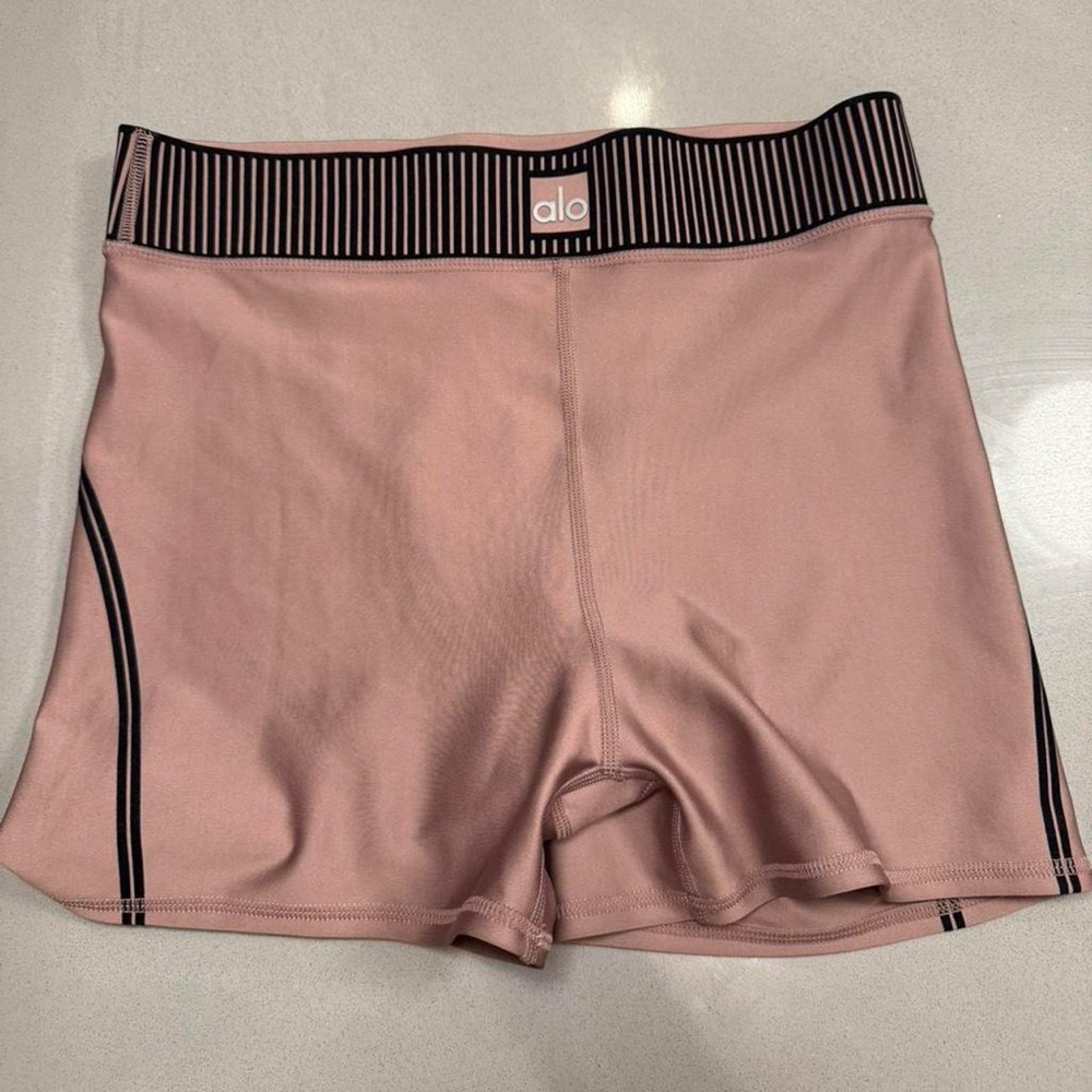 ALO Yoga Airlift High Waist Line Up Short - Smoky Quartz